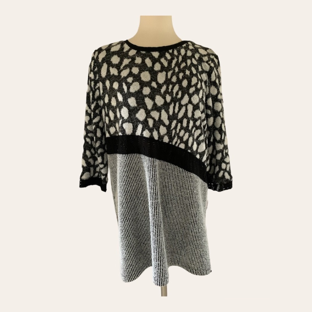 🌱 Brand New 24K, Canadian Black & White Long Sleeve Tunic